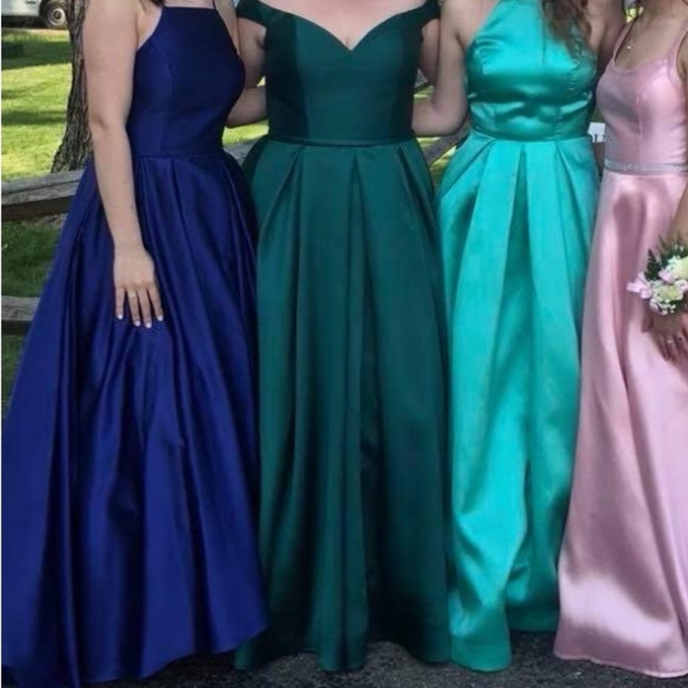 Emerald green prom dress